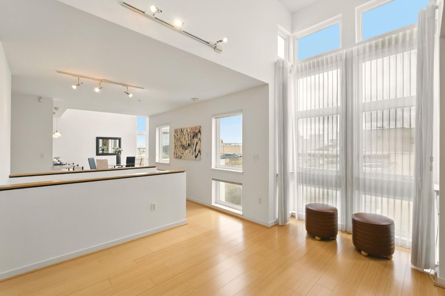 Detail Gallery Image 15 of 98 For 3208 Pierce St #406,  San Francisco,  CA 94123 - 2 Beds | 2/1 Baths