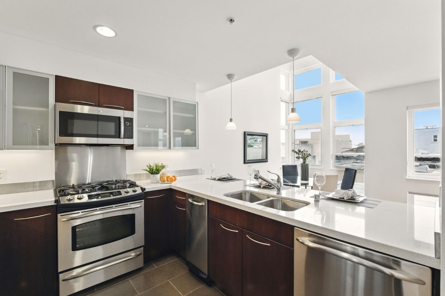 Detail Gallery Image 4 of 98 For 3208 Pierce St #406,  San Francisco,  CA 94123 - 2 Beds | 2/1 Baths