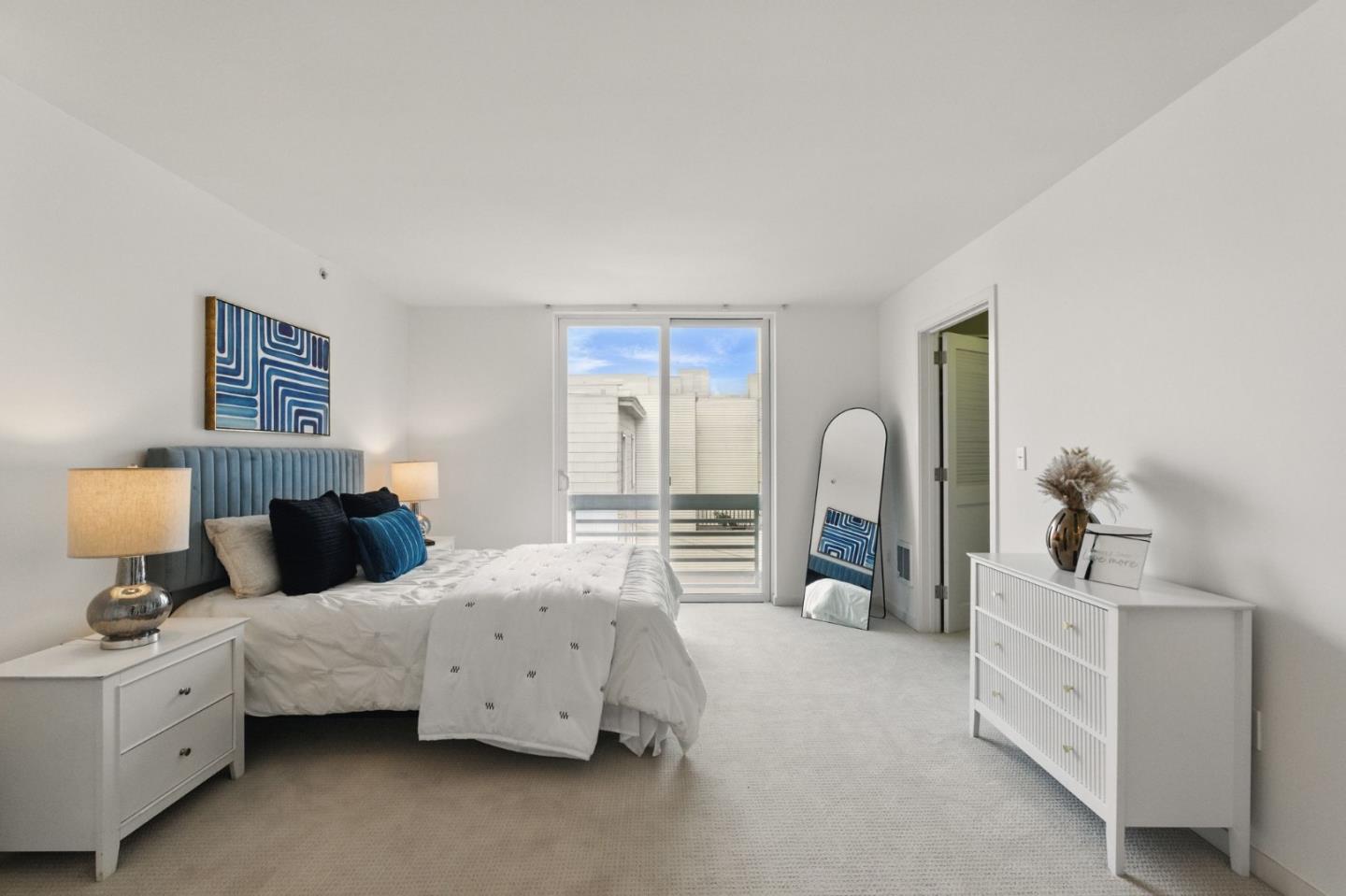 Detail Gallery Image 5 of 98 For 3208 Pierce St #406,  San Francisco,  CA 94123 - 2 Beds | 2/1 Baths