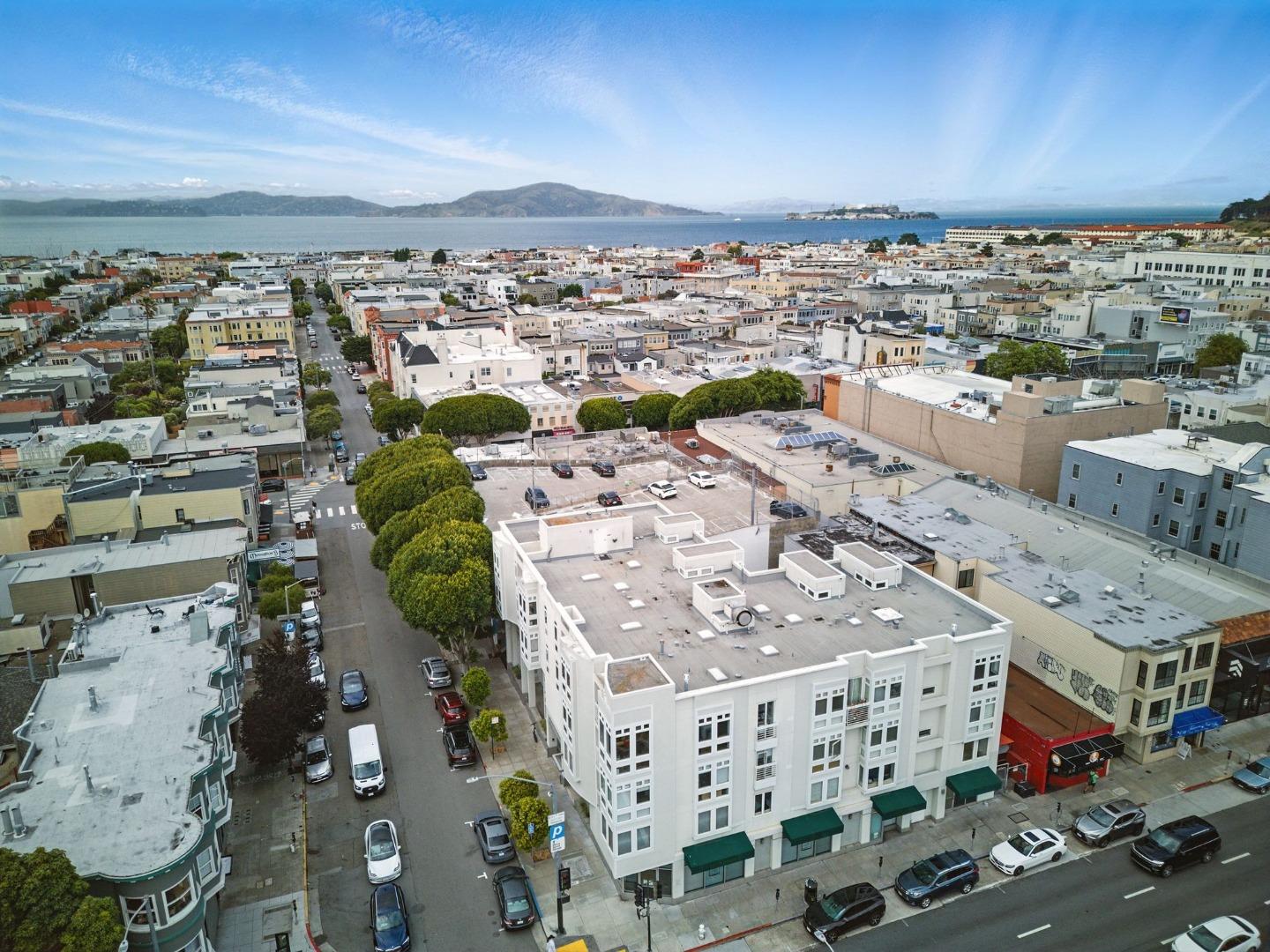 Detail Gallery Image 9 of 98 For 3208 Pierce St #406,  San Francisco,  CA 94123 - 2 Beds | 2/1 Baths