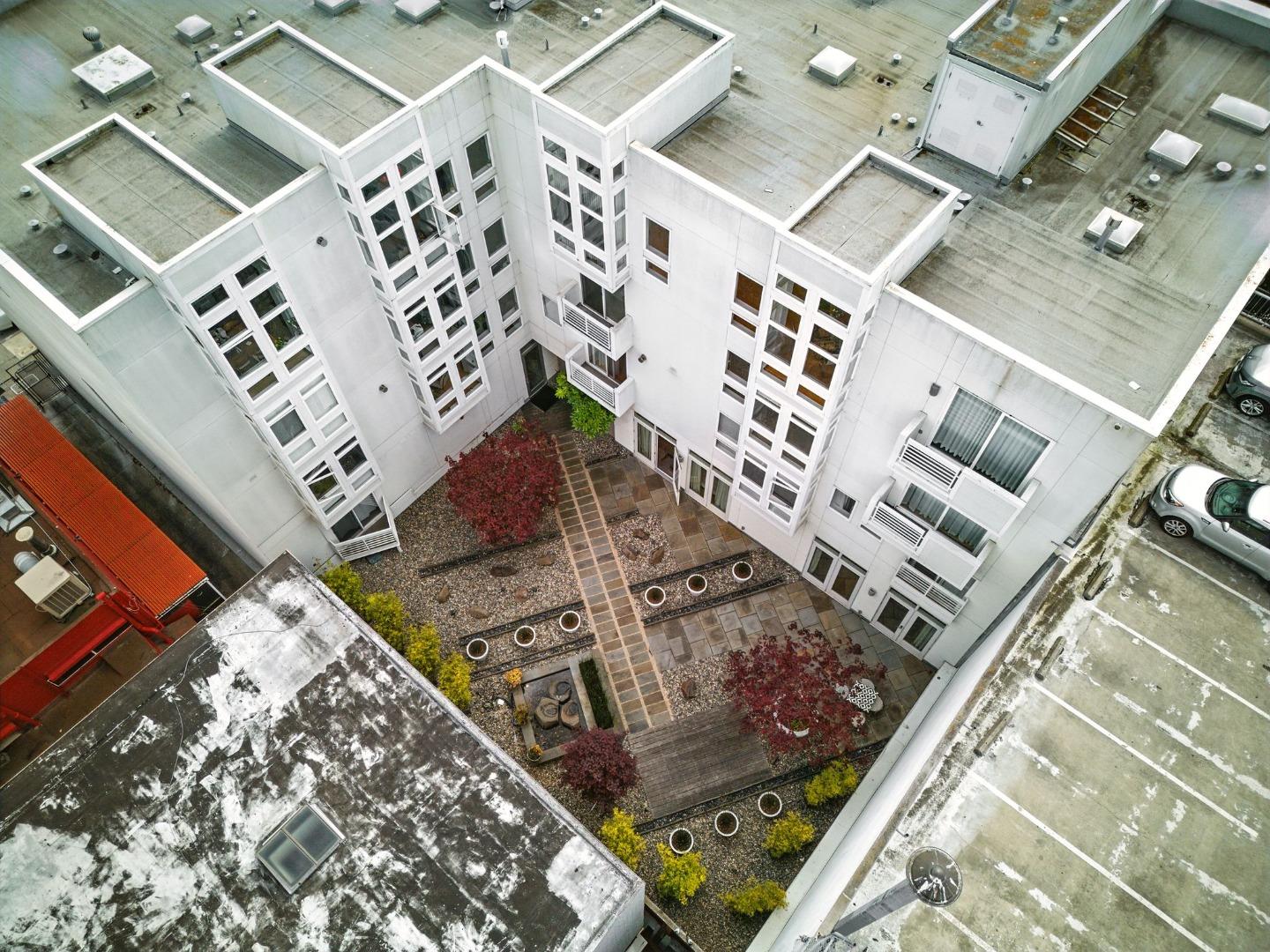 Detail Gallery Image 94 of 98 For 3208 Pierce St #406,  San Francisco,  CA 94123 - 2 Beds | 2/1 Baths