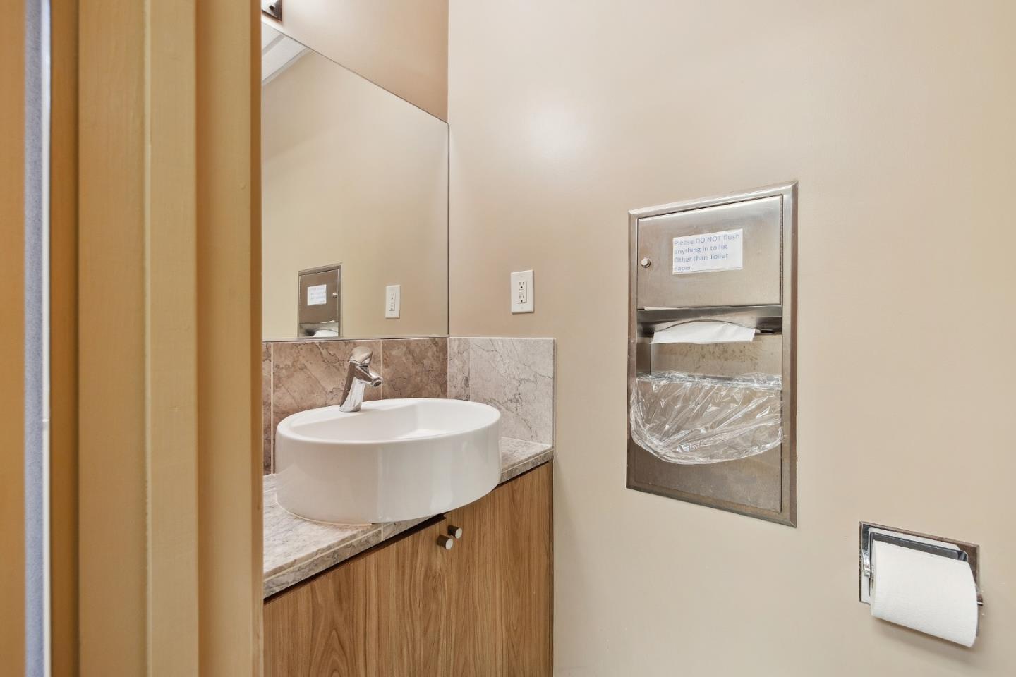Detail Gallery Image 10 of 43 For 320 N San Mateo Dr #2,  San Mateo,  CA 94401 - – Beds | – Baths