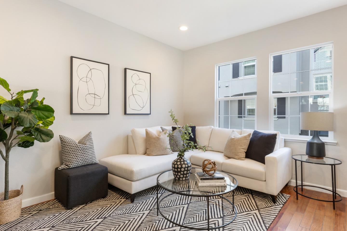 Detail Gallery Image 11 of 29 For 581 Kiholo Ter, Sunnyvale,  CA 94089 - 3 Beds | 2/1 Baths