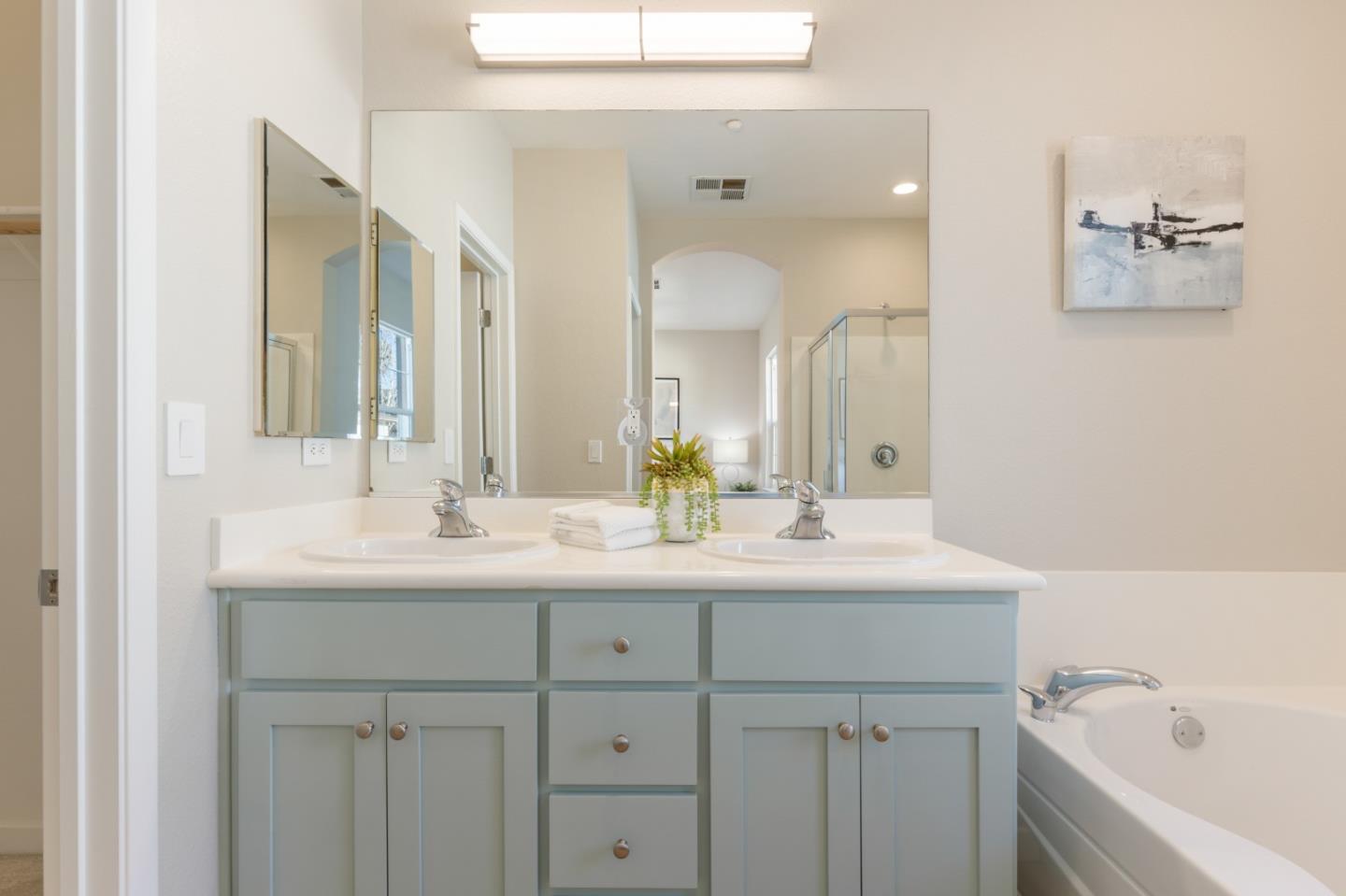 Detail Gallery Image 18 of 29 For 581 Kiholo Ter, Sunnyvale,  CA 94089 - 3 Beds | 2/1 Baths