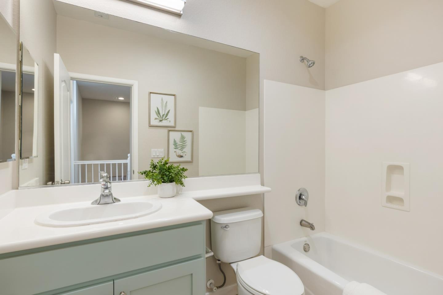 Detail Gallery Image 20 of 29 For 581 Kiholo Ter, Sunnyvale,  CA 94089 - 3 Beds | 2/1 Baths