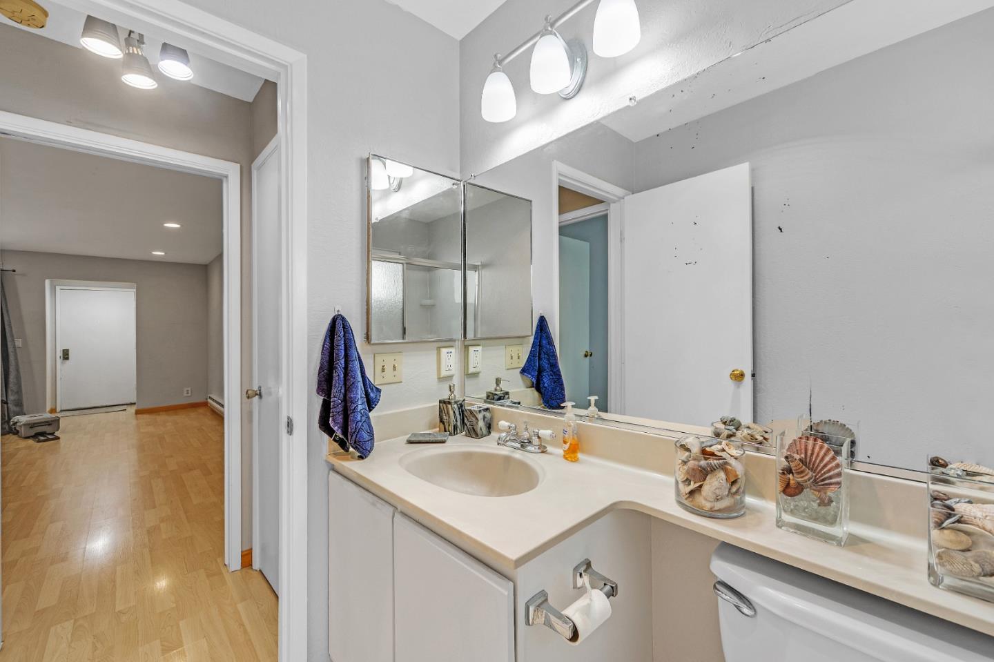 Detail Gallery Image 7 of 12 For 2025 California St #8,  Mountain View,  CA 94040 - 1 Beds | 1 Baths
