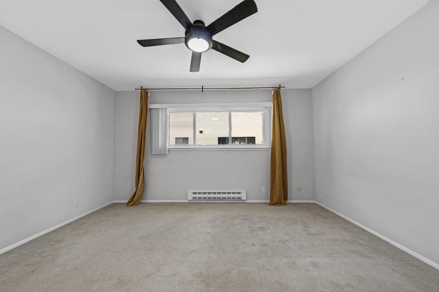 Detail Gallery Image 9 of 12 For 2025 California St #8,  Mountain View,  CA 94040 - 1 Beds | 1 Baths