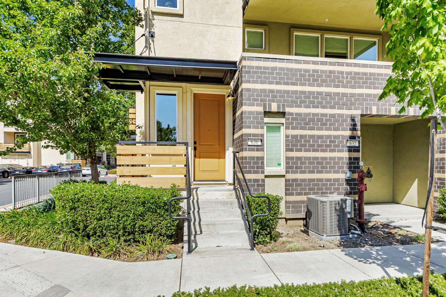 Detail Gallery Image 3 of 37 For 636 Squire Ave, San Jose,  CA 95133 - 4 Beds | 3 Baths