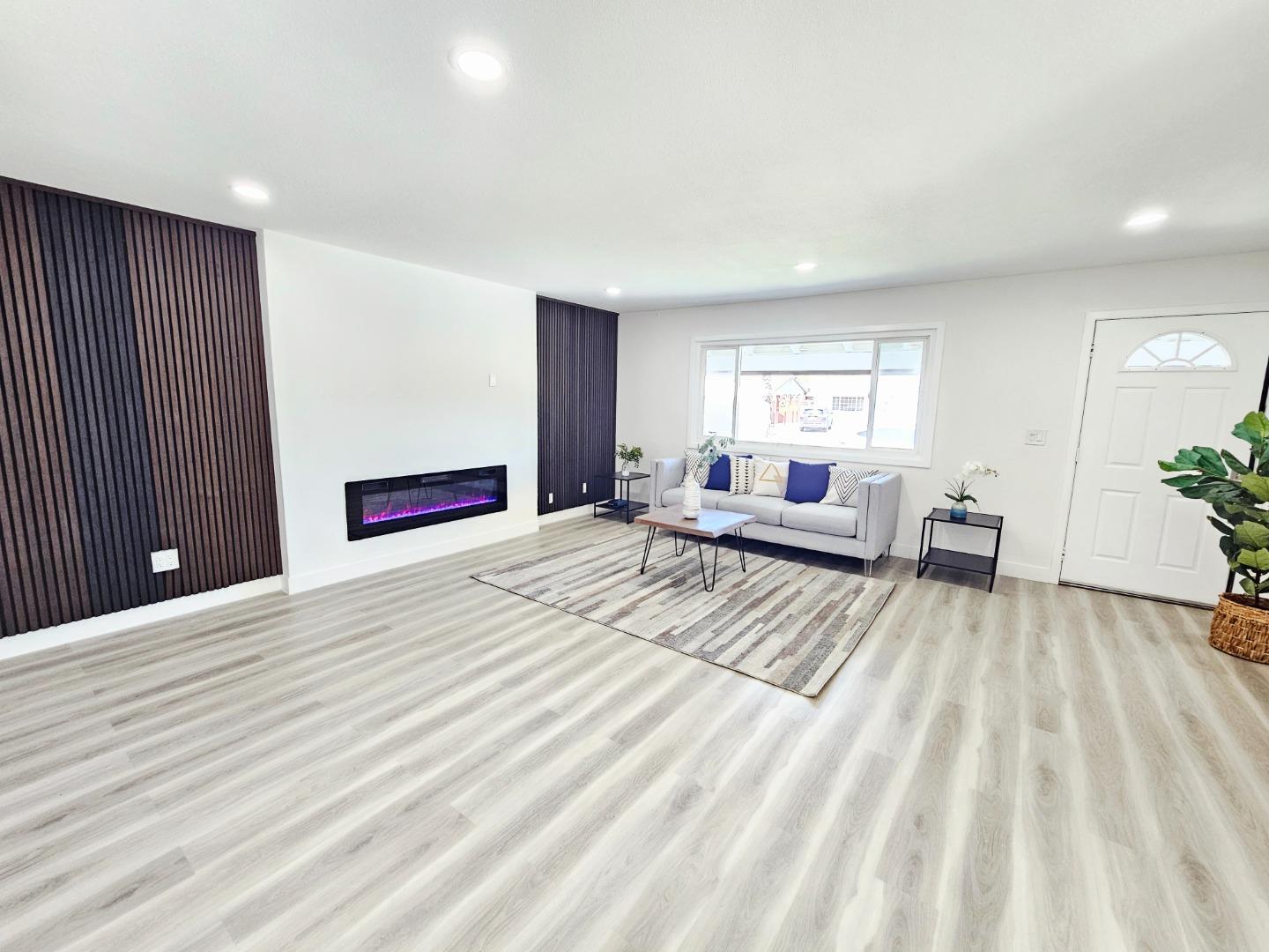 Detail Gallery Image 15 of 54 For 504 Beth Dr, San Jose,  CA 95111 - 3 Beds | 2 Baths