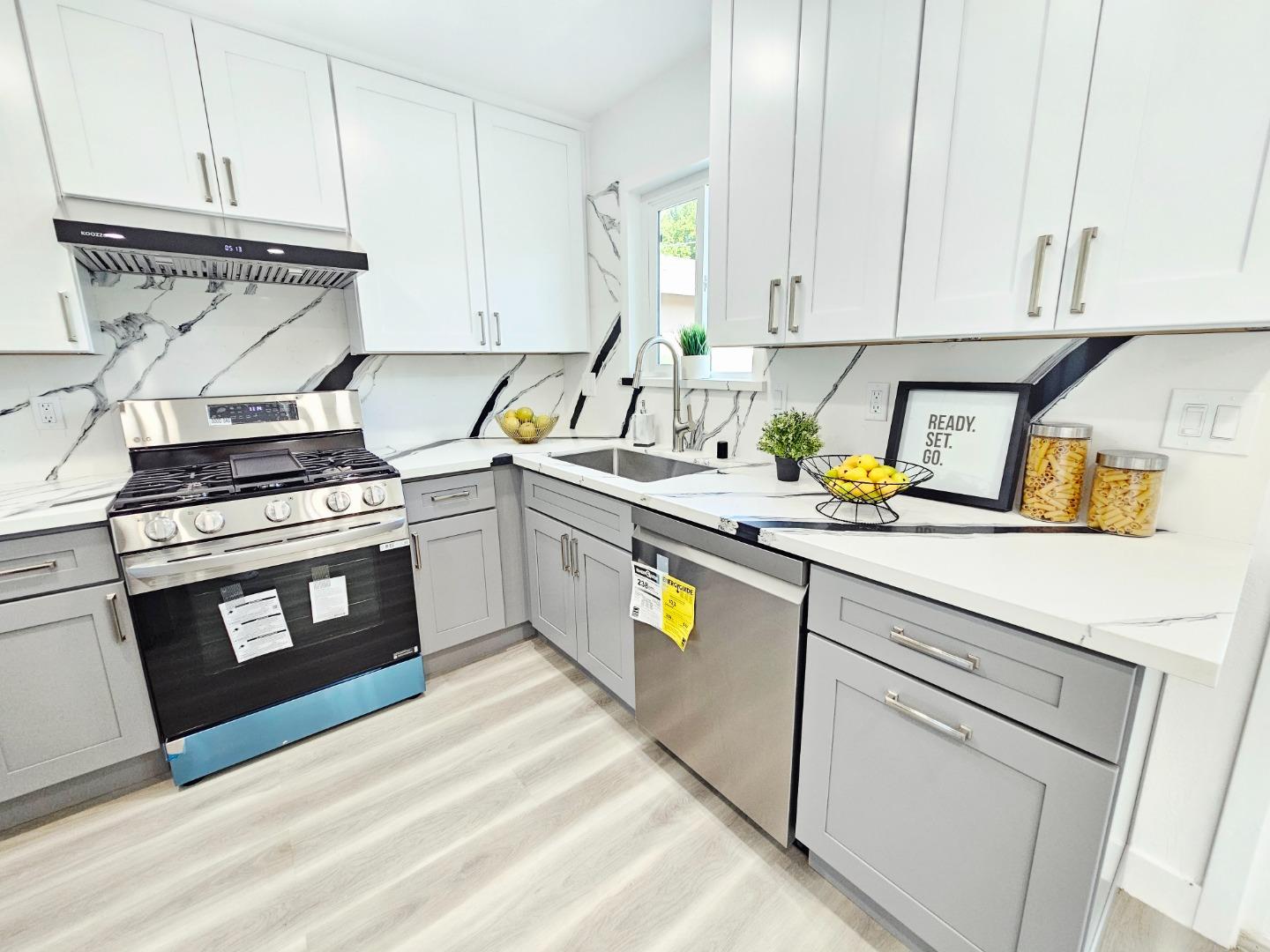 Detail Gallery Image 31 of 54 For 504 Beth Dr, San Jose,  CA 95111 - 3 Beds | 2 Baths