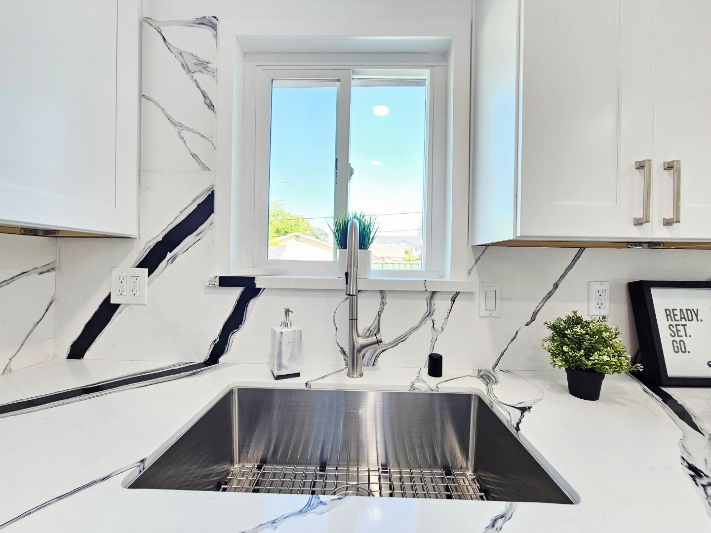 Detail Gallery Image 33 of 54 For 504 Beth Dr, San Jose,  CA 95111 - 3 Beds | 2 Baths