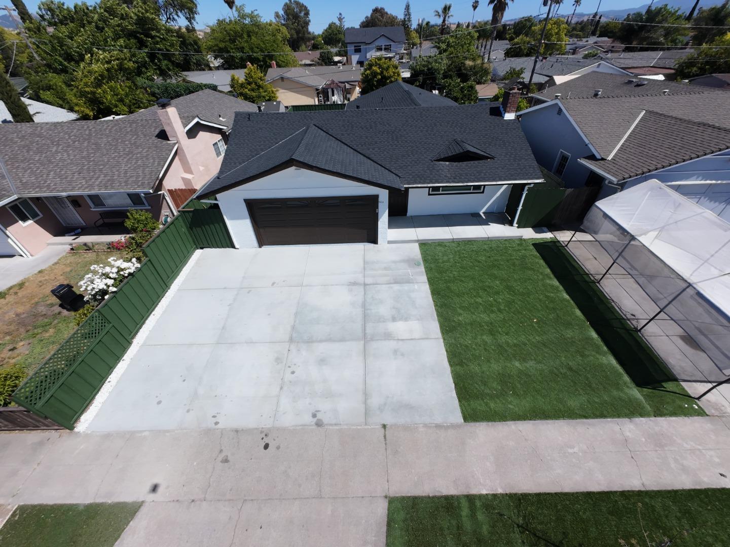 Detail Gallery Image 5 of 54 For 504 Beth Dr, San Jose,  CA 95111 - 3 Beds | 2 Baths