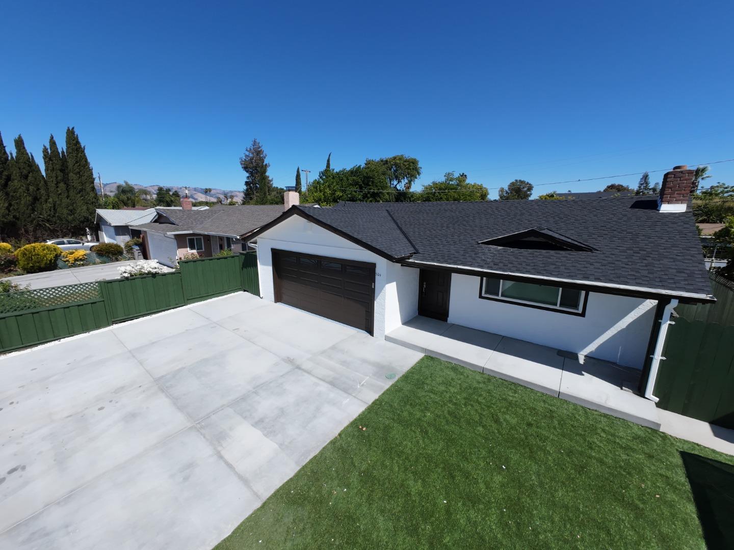 Detail Gallery Image 6 of 54 For 504 Beth Dr, San Jose,  CA 95111 - 3 Beds | 2 Baths
