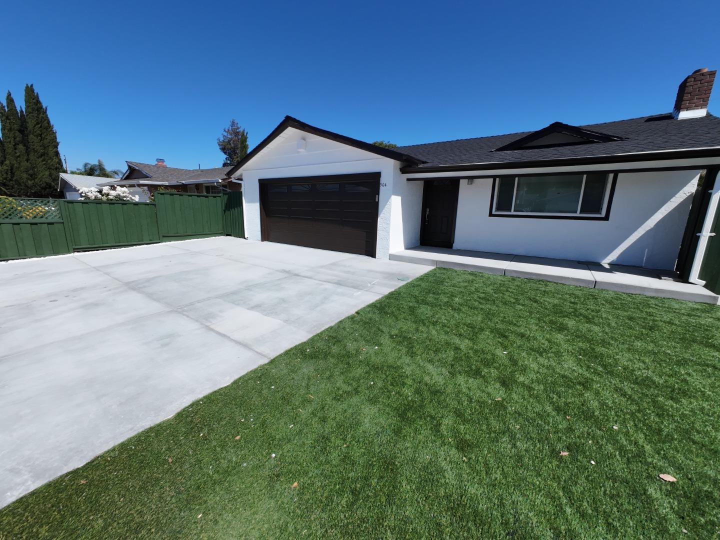 Detail Gallery Image 9 of 54 For 504 Beth Dr, San Jose,  CA 95111 - 3 Beds | 2 Baths