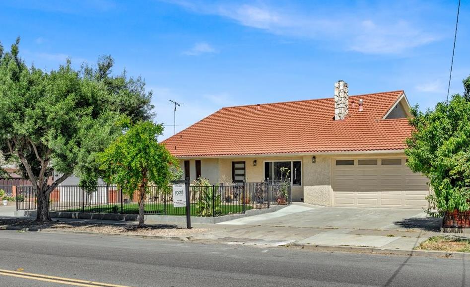 Detail Gallery Image 1 of 52 For 875 E Taylor St, San Jose,  CA 95112 - 4 Beds | 3/1 Baths