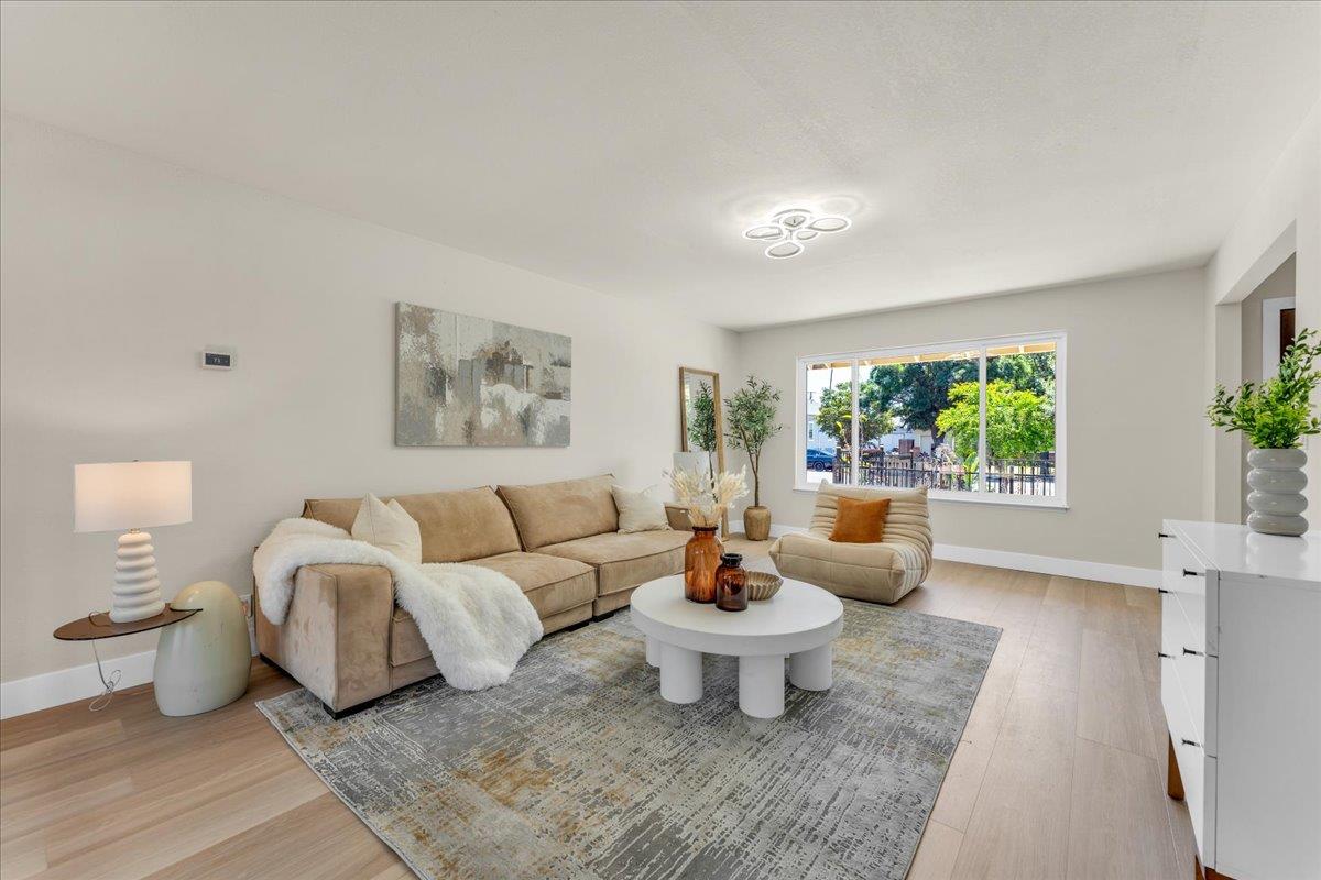 Detail Gallery Image 15 of 52 For 875 E Taylor St, San Jose,  CA 95112 - 4 Beds | 3/1 Baths