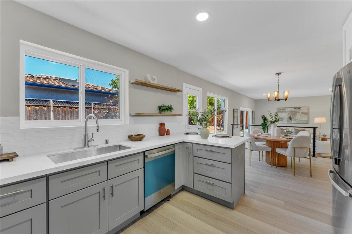 Detail Gallery Image 39 of 52 For 875 E Taylor St, San Jose,  CA 95112 - 4 Beds | 3/1 Baths