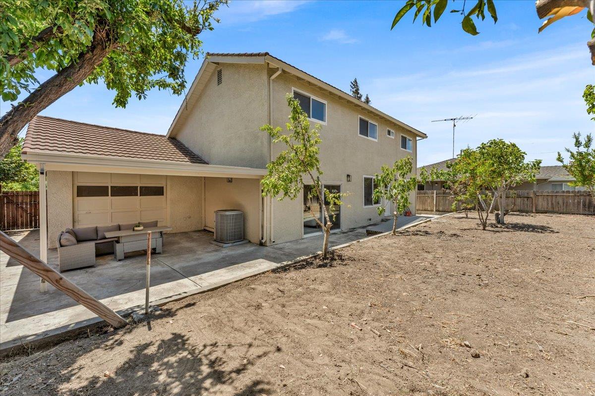 Detail Gallery Image 44 of 52 For 875 E Taylor St, San Jose,  CA 95112 - 4 Beds | 3/1 Baths