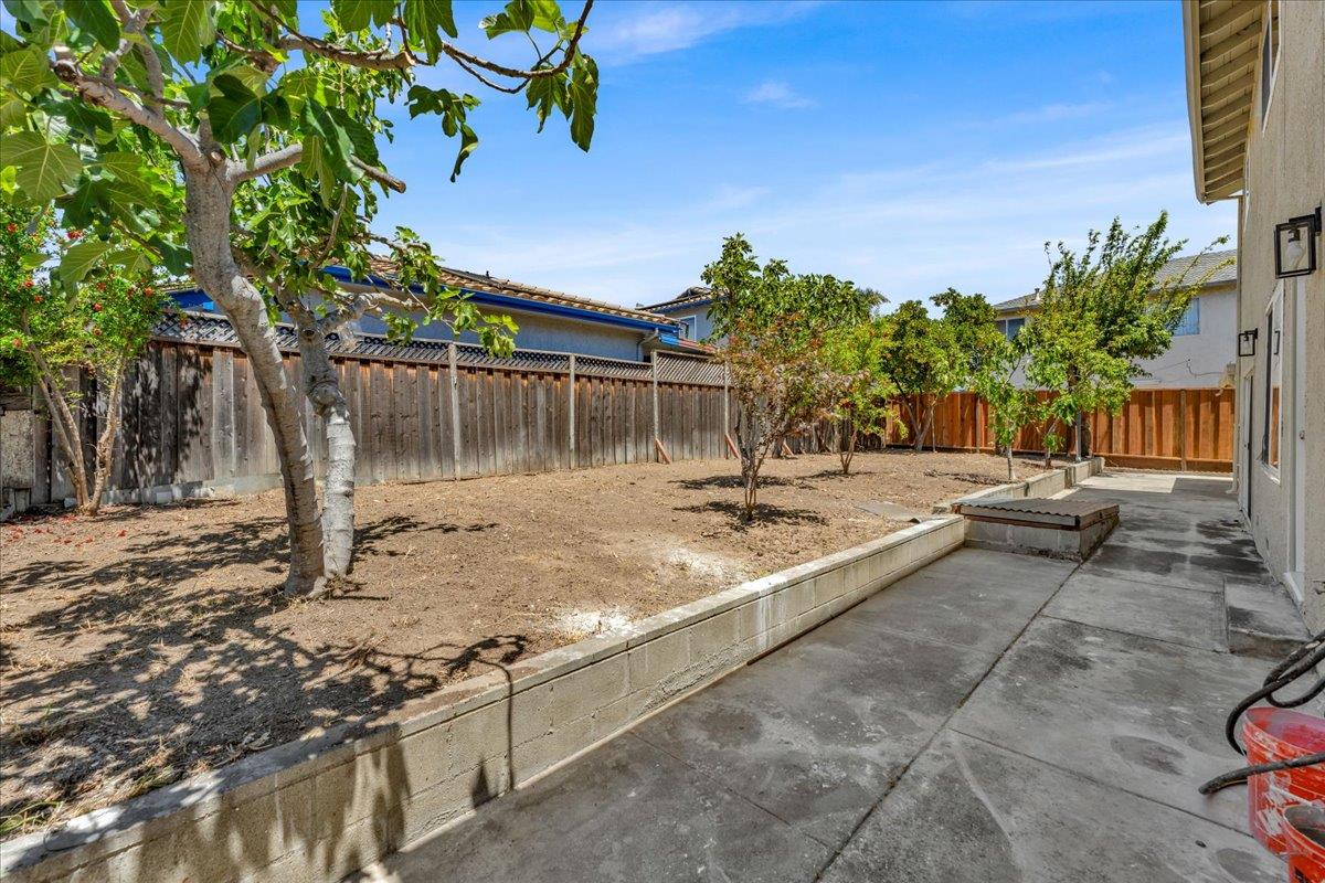 Detail Gallery Image 45 of 52 For 875 E Taylor St, San Jose,  CA 95112 - 4 Beds | 3/1 Baths