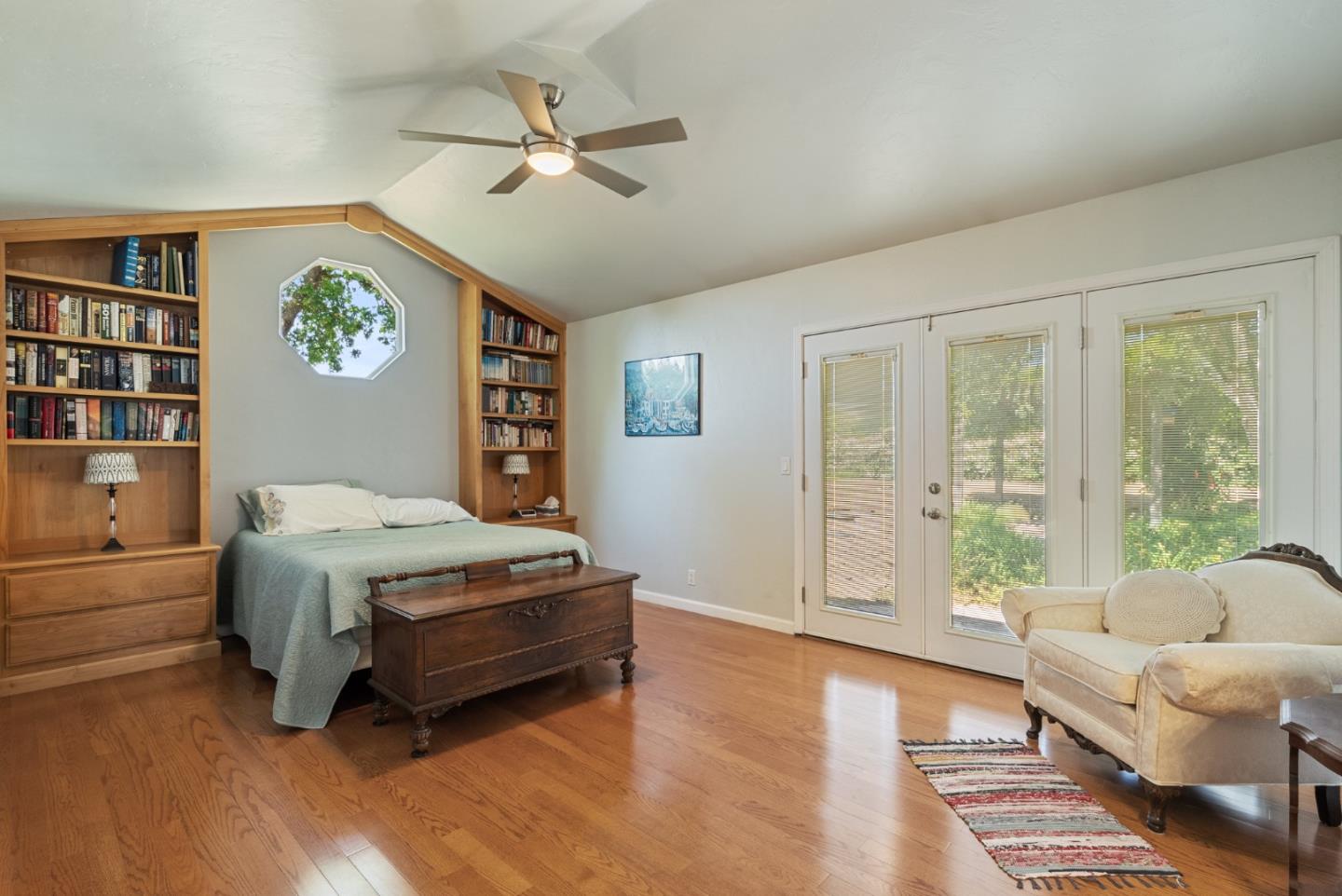 Detail Gallery Image 15 of 35 For 141 Holliday Dr, Hollister,  CA 95023 - 4 Beds | 3 Baths