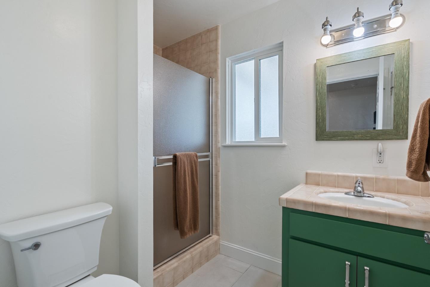 Detail Gallery Image 22 of 35 For 141 Holliday Dr, Hollister,  CA 95023 - 4 Beds | 3 Baths