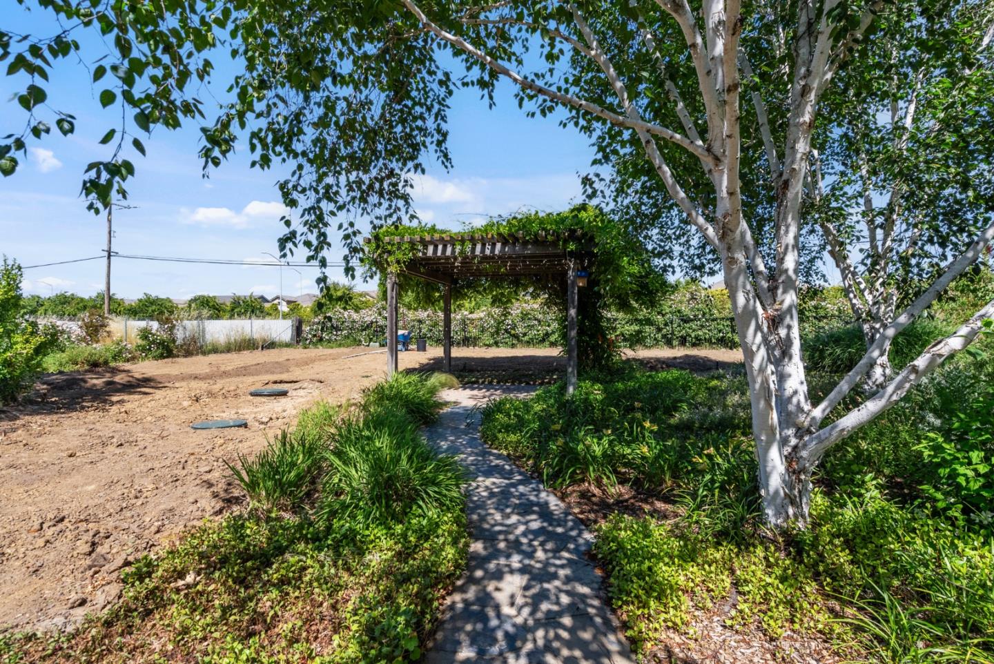 Detail Gallery Image 29 of 35 For 141 Holliday Dr, Hollister,  CA 95023 - 4 Beds | 3 Baths