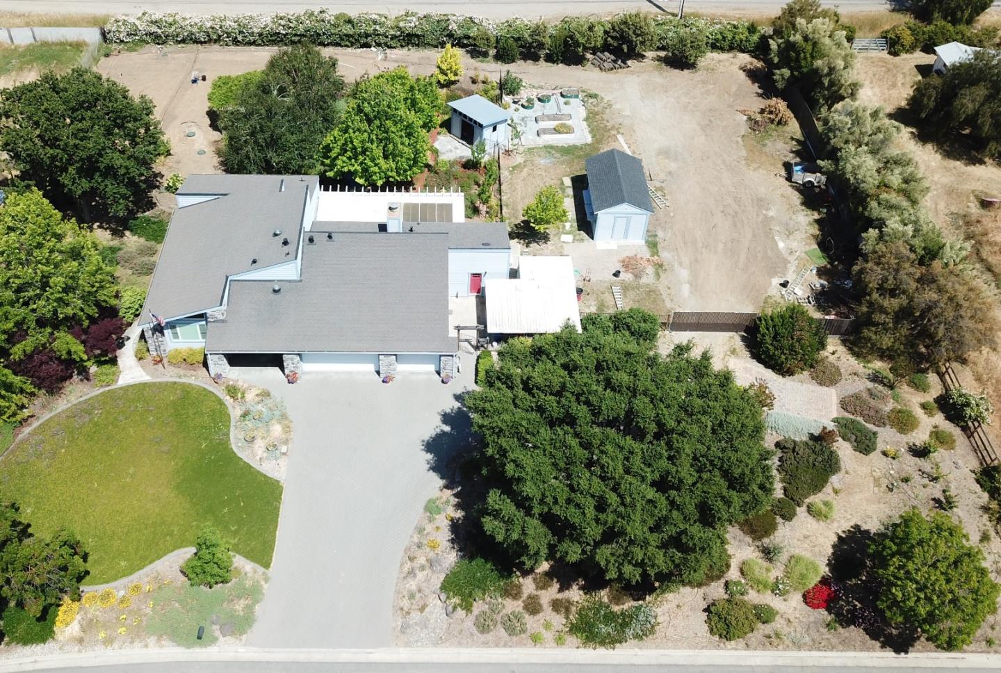 Detail Gallery Image 34 of 35 For 141 Holliday Dr, Hollister,  CA 95023 - 4 Beds | 3 Baths
