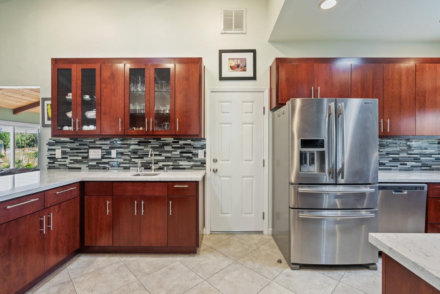 Detail Gallery Image 6 of 35 For 141 Holliday Dr, Hollister,  CA 95023 - 4 Beds | 3 Baths
