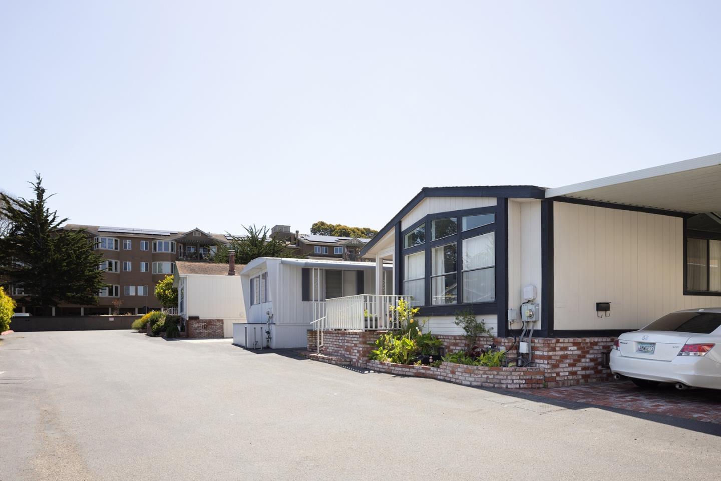 Detail Gallery Image 16 of 21 For 700 Briggs Ave #29,  Pacific Grove,  CA 93950 - 2 Beds | 2 Baths