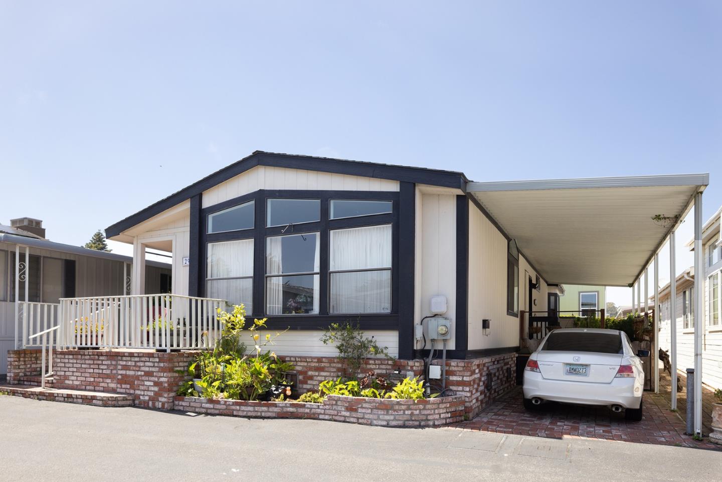 Detail Gallery Image 2 of 21 For 700 Briggs Ave #29,  Pacific Grove,  CA 93950 - 2 Beds | 2 Baths