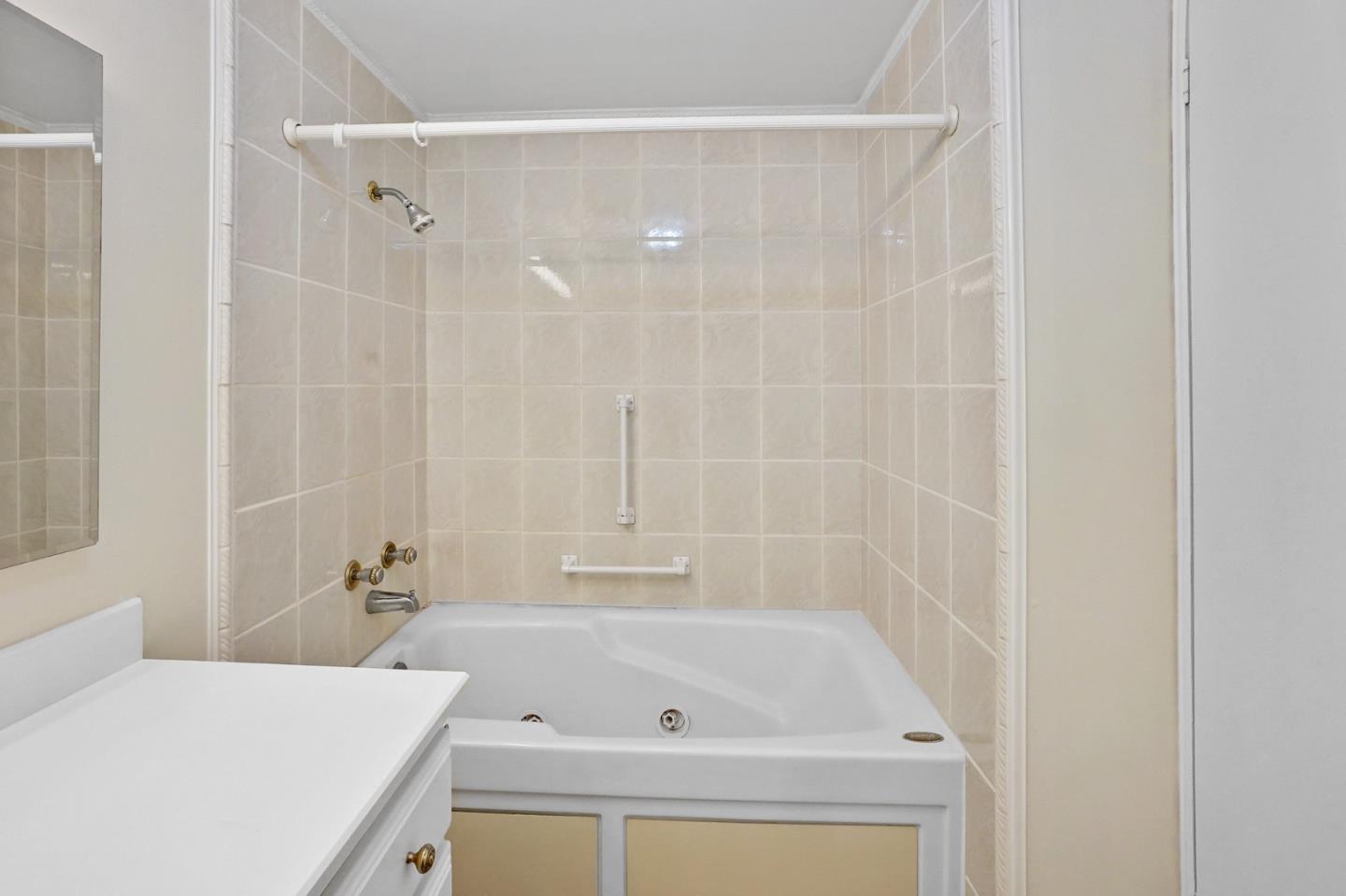 Detail Gallery Image 14 of 33 For 7 Seashell Cir #7,  Half Moon Bay,  CA 94019 - 2 Beds | 1 Baths
