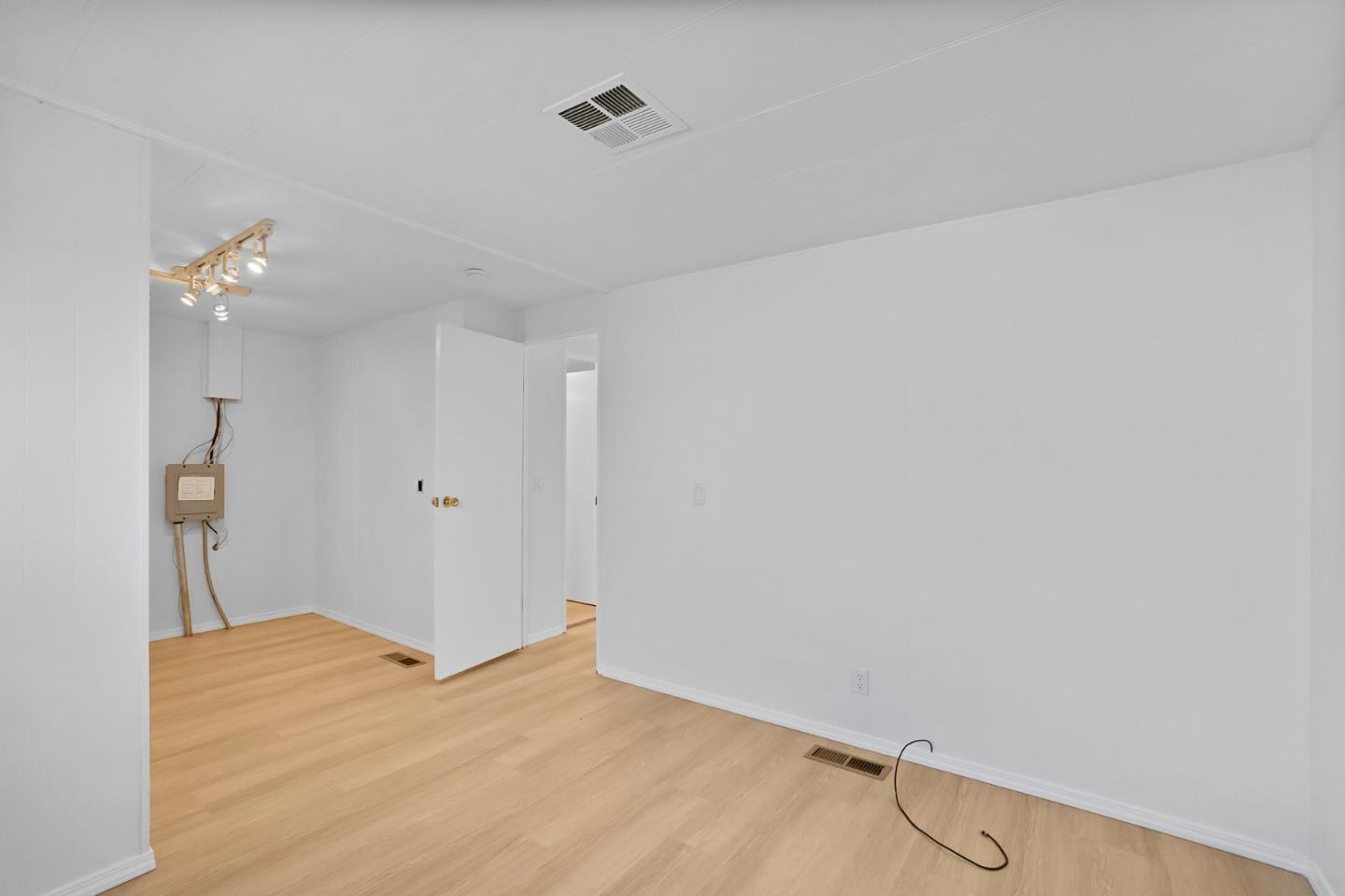 Detail Gallery Image 17 of 33 For 7 Seashell Cir #7,  Half Moon Bay,  CA 94019 - 2 Beds | 1 Baths