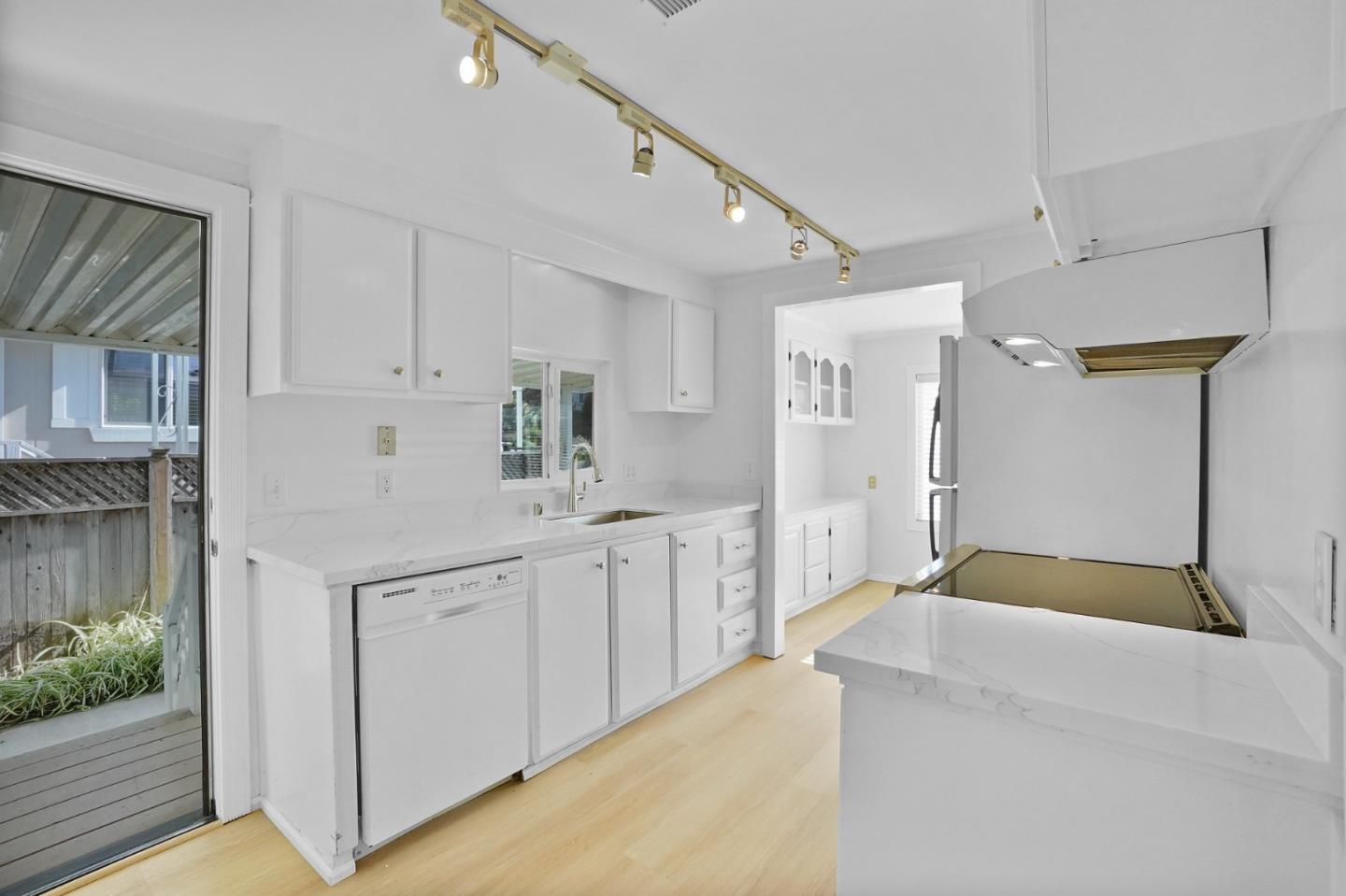 Detail Gallery Image 3 of 33 For 7 Seashell Cir #7,  Half Moon Bay,  CA 94019 - 2 Beds | 1 Baths