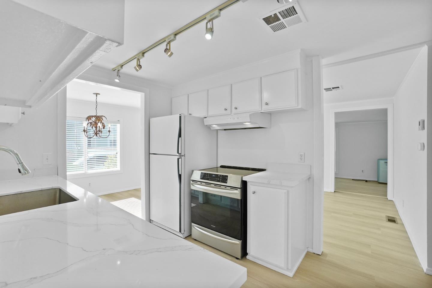 Detail Gallery Image 4 of 33 For 7 Seashell Cir #7,  Half Moon Bay,  CA 94019 - 2 Beds | 1 Baths
