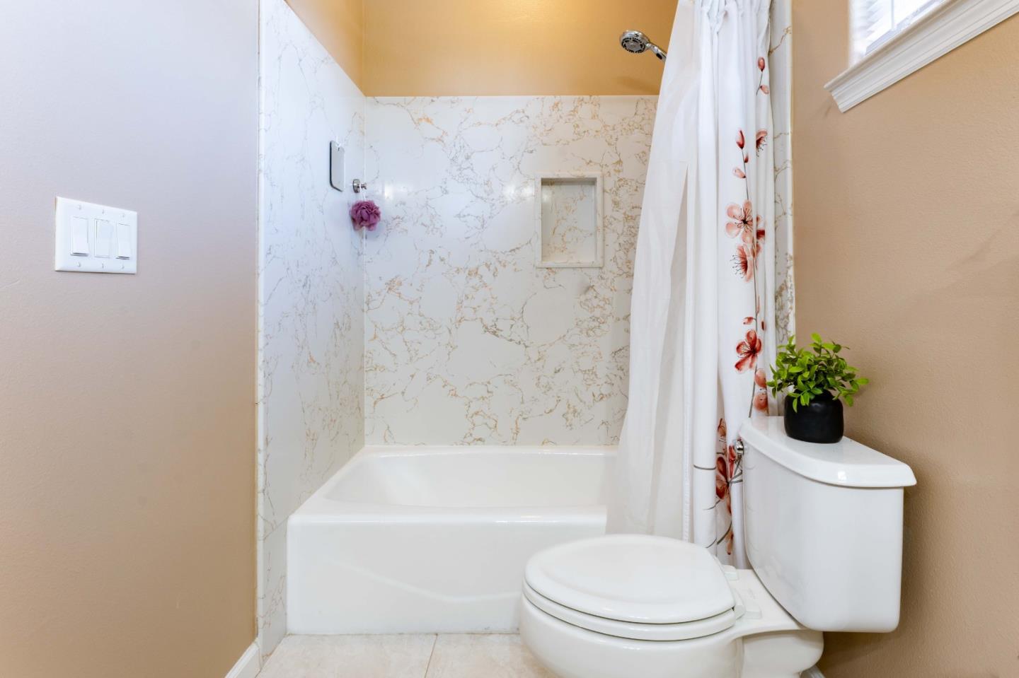 Detail Gallery Image 17 of 26 For 701 Paula Ct, San Jose,  CA 95126 - 2 Beds | 2/1 Baths