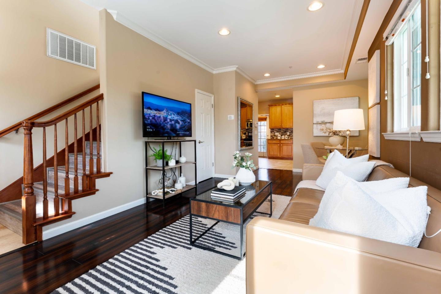 Detail Gallery Image 3 of 26 For 701 Paula Ct, San Jose,  CA 95126 - 2 Beds | 2/1 Baths