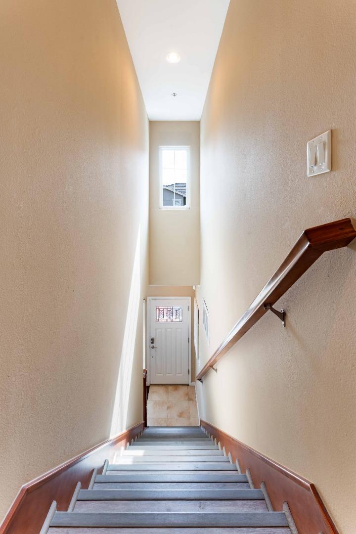 Detail Gallery Image 9 of 26 For 701 Paula Ct, San Jose,  CA 95126 - 2 Beds | 2/1 Baths