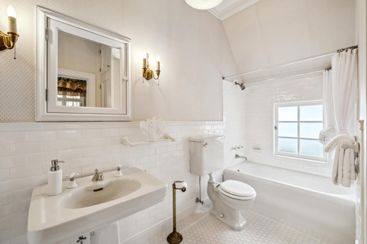 Detail Gallery Image 40 of 79 For 100 Canada Rd, Woodside,  CA 94062 - 6 Beds | 4/3 Baths