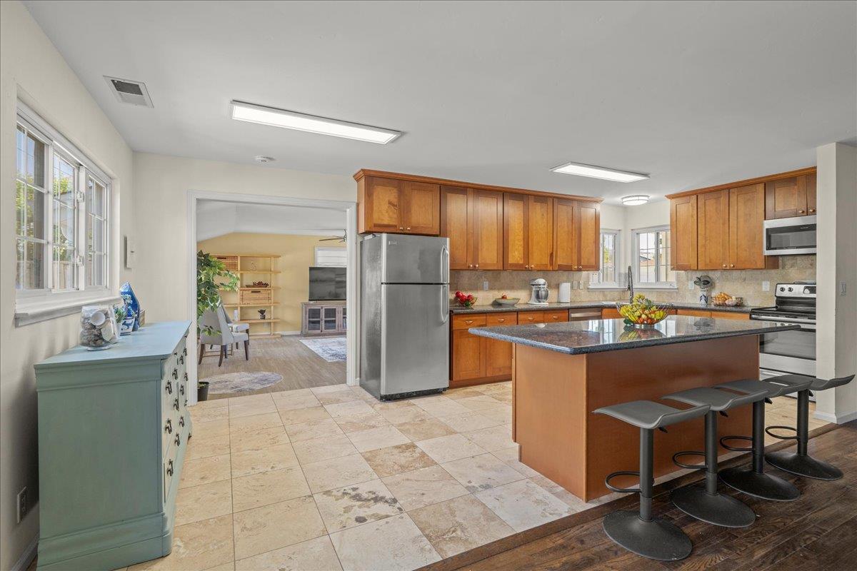 Detail Gallery Image 2 of 48 For 2884 Lexford Ave, San Jose,  CA 95124 - 4 Beds | 2 Baths