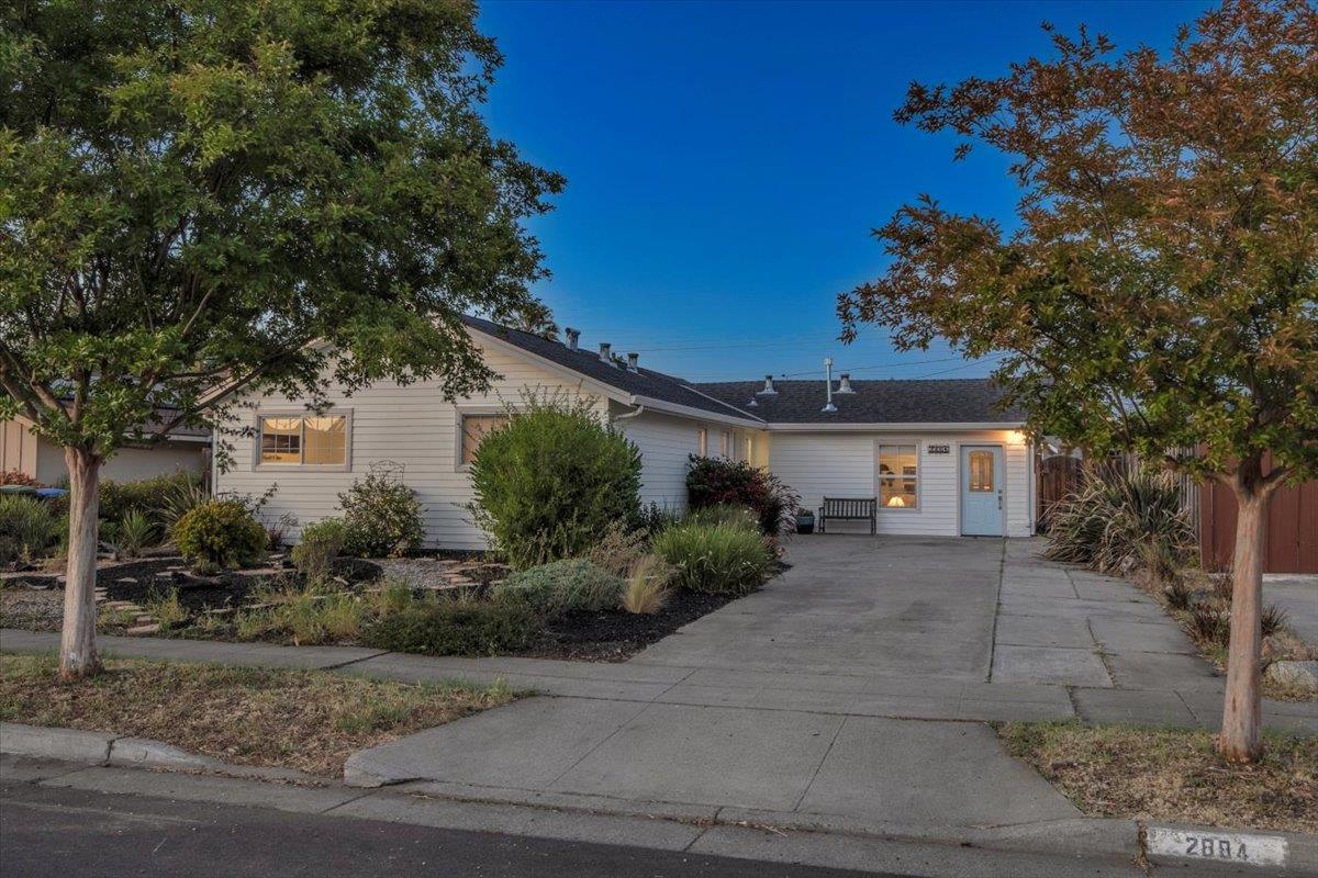 Detail Gallery Image 3 of 48 For 2884 Lexford Ave, San Jose,  CA 95124 - 4 Beds | 2 Baths
