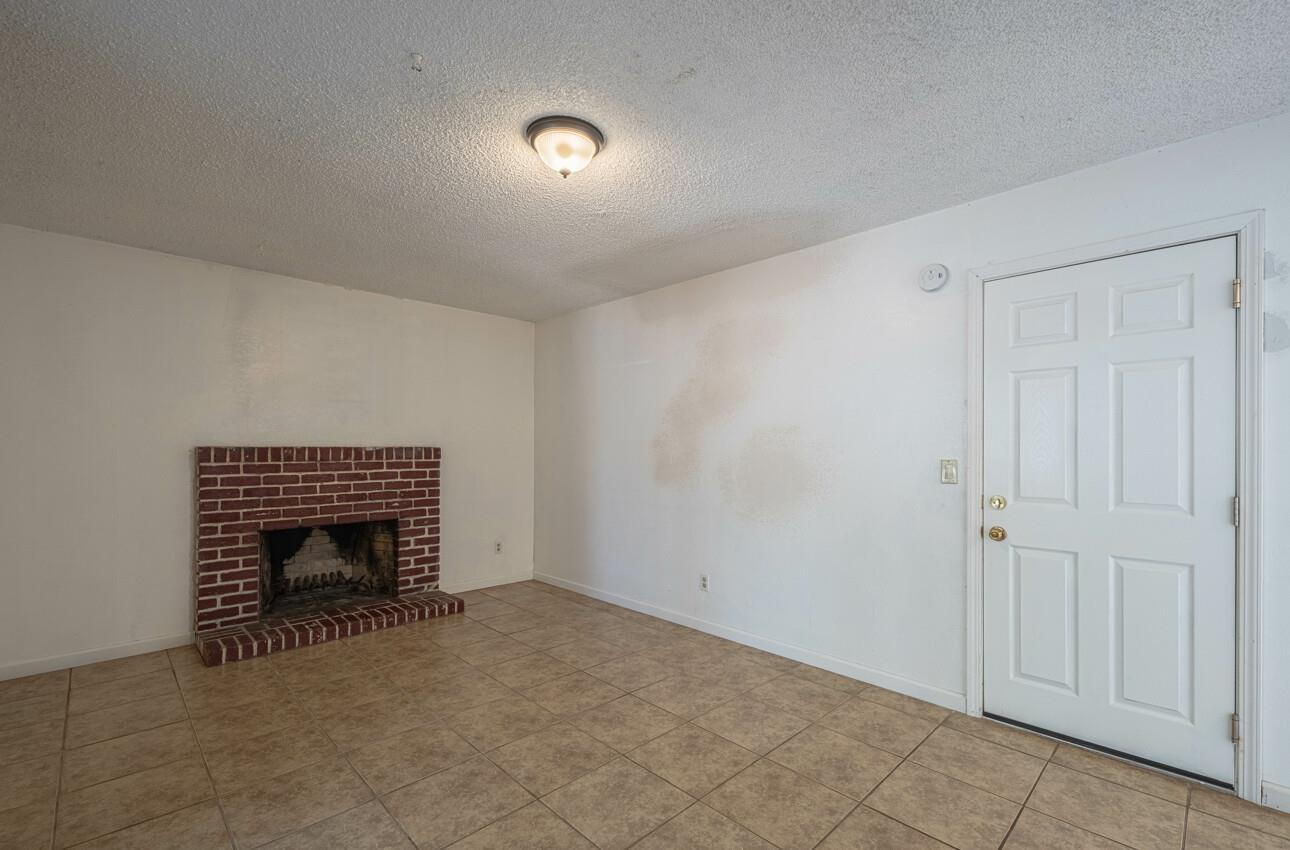 Detail Gallery Image 10 of 44 For 3139 Crestview Ct, Marina,  CA 93933 - 4 Beds | 2 Baths