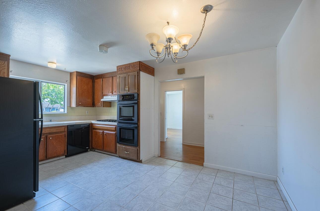 Detail Gallery Image 13 of 44 For 3139 Crestview Ct, Marina,  CA 93933 - 4 Beds | 2 Baths