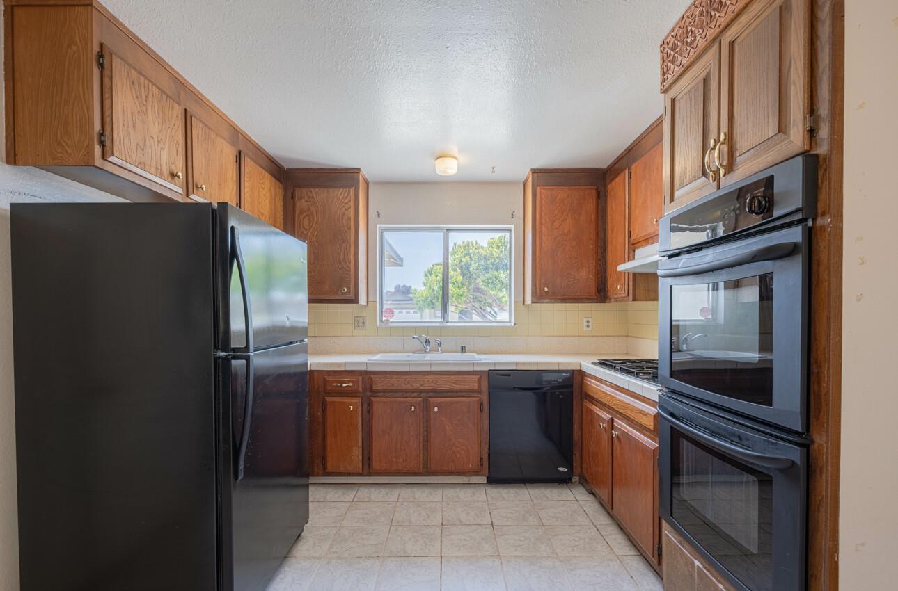 Detail Gallery Image 15 of 44 For 3139 Crestview Ct, Marina,  CA 93933 - 4 Beds | 2 Baths
