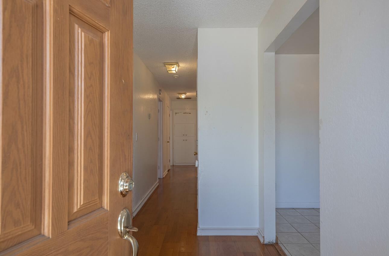 Detail Gallery Image 4 of 44 For 3139 Crestview Ct, Marina,  CA 93933 - 4 Beds | 2 Baths