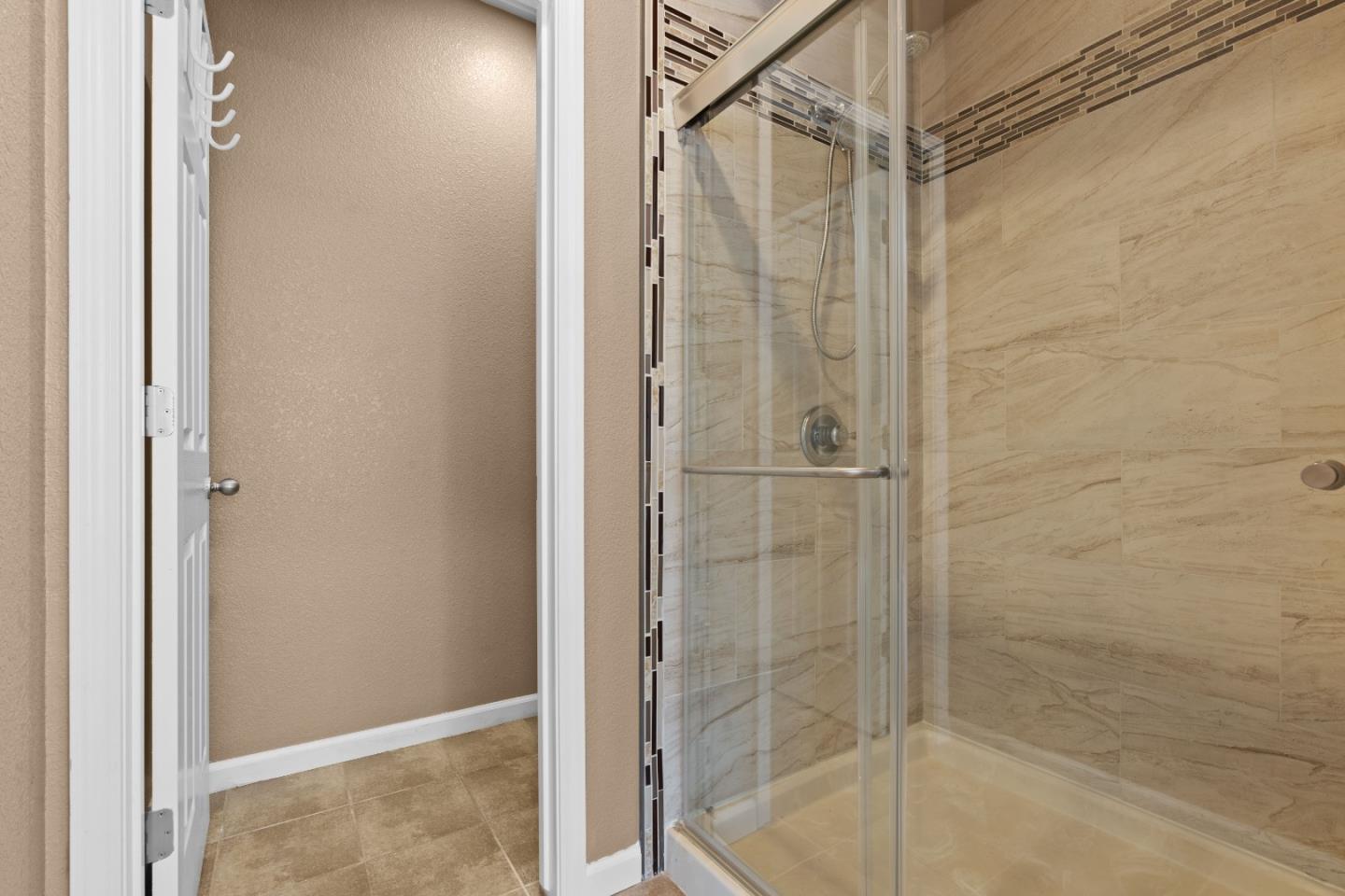 Detail Gallery Image 10 of 13 For 1735 Bermuda Pl, Manteca,  CA 95337 - 4 Beds | 3 Baths