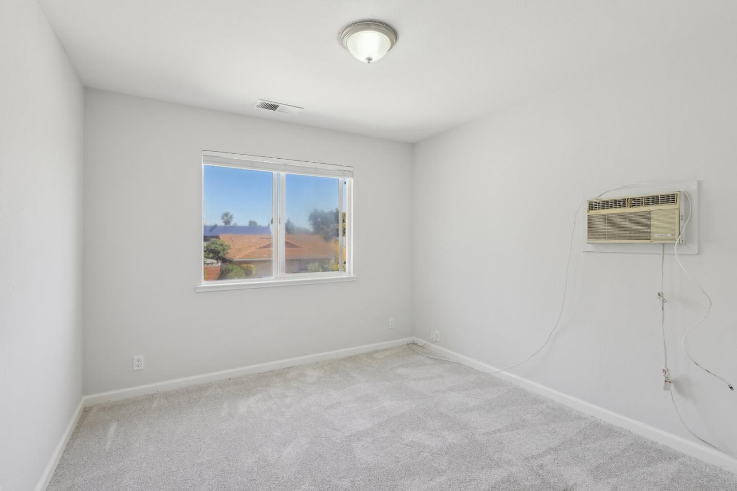 Detail Gallery Image 18 of 61 For 1720 Pine Hollow Cir, San Jose,  CA 95133 - 6 Beds | 3 Baths