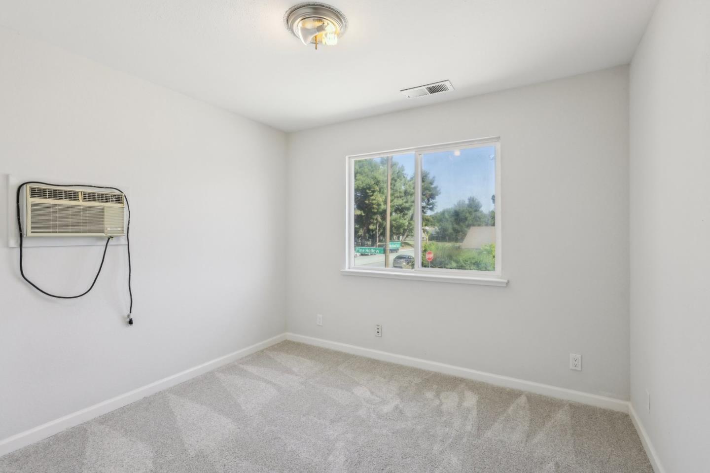 Detail Gallery Image 20 of 61 For 1720 Pine Hollow Cir, San Jose,  CA 95133 - 6 Beds | 3 Baths