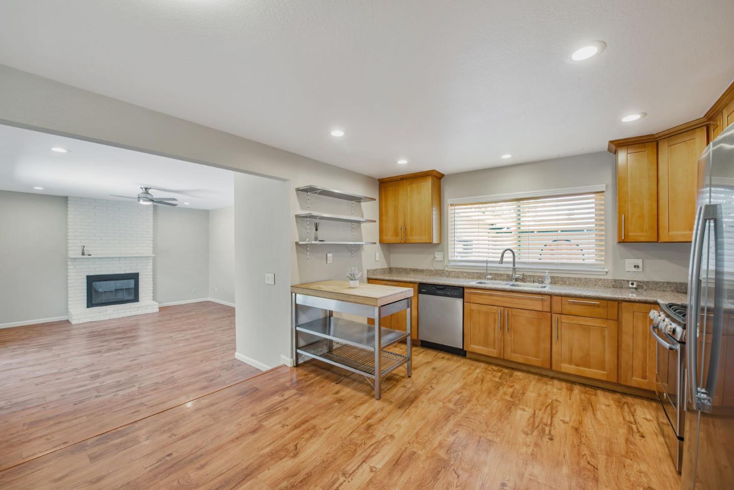 Detail Gallery Image 10 of 29 For 4070 Ross Ave, San Jose,  CA 95124 - 4 Beds | 2 Baths