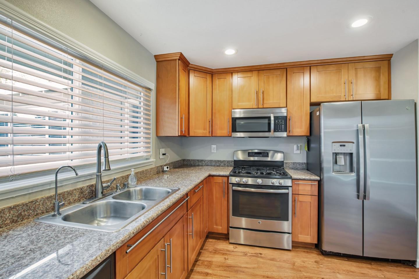 Detail Gallery Image 12 of 29 For 4070 Ross Ave, San Jose,  CA 95124 - 4 Beds | 2 Baths