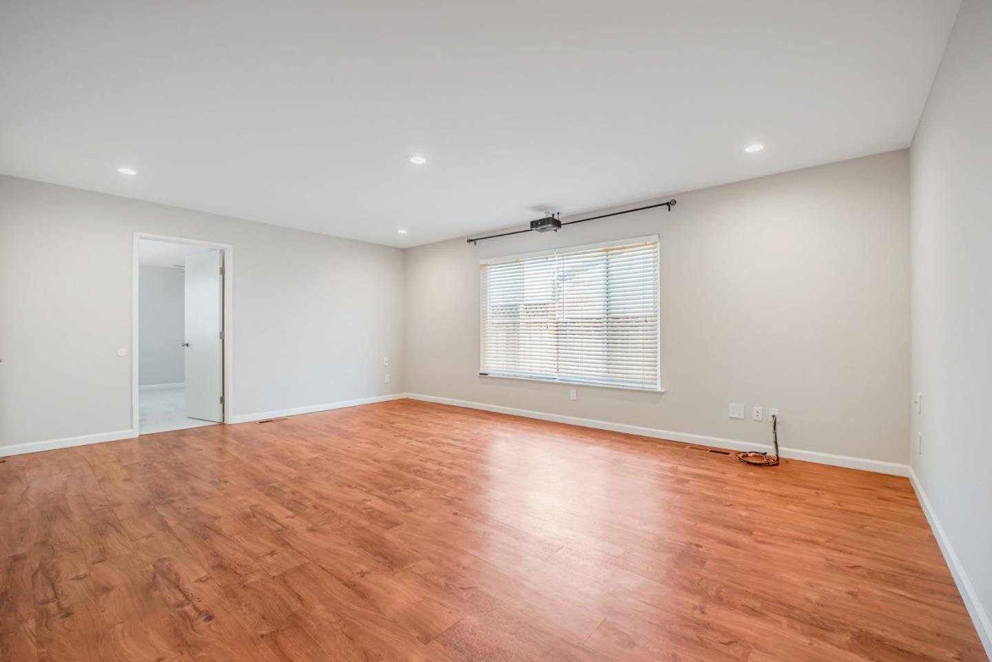 Detail Gallery Image 4 of 29 For 4070 Ross Ave, San Jose,  CA 95124 - 4 Beds | 2 Baths